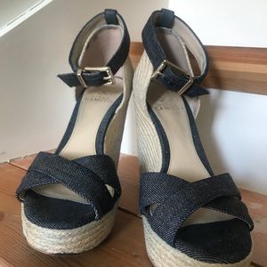 VINCE CAMUTO WEDGE SANDALS denim blue